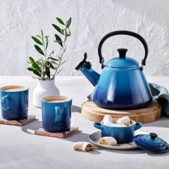 Le Creuset Kone Fluitketel 1,6 Liter Staal Azure 7 Le Creuset Kone Fluitketel 1,6 Liter Staal Azure -Keuken Koopjes 40101022200000 alt4
